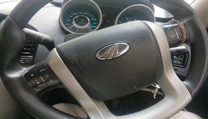 2016 Mahindra XUV500 W6 1.99, Diesel, Manual, 71,487 km, interior