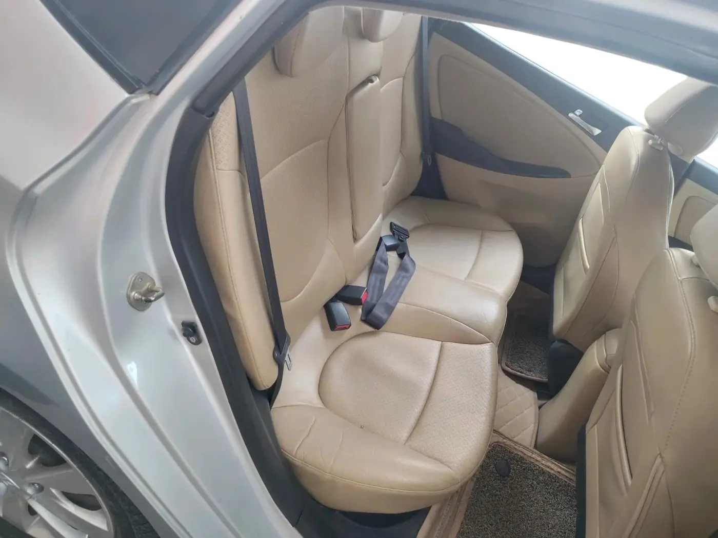 2011 Hyundai Verna FLUIDIC 1.6 VTVT SX OPT, Petrol, Manual, 87,459 km, interior