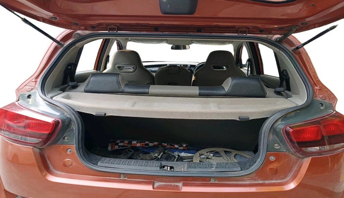 2016 Mahindra Kuv100 K4 6 STR, Petrol, Manual, 17,504 km, exterior