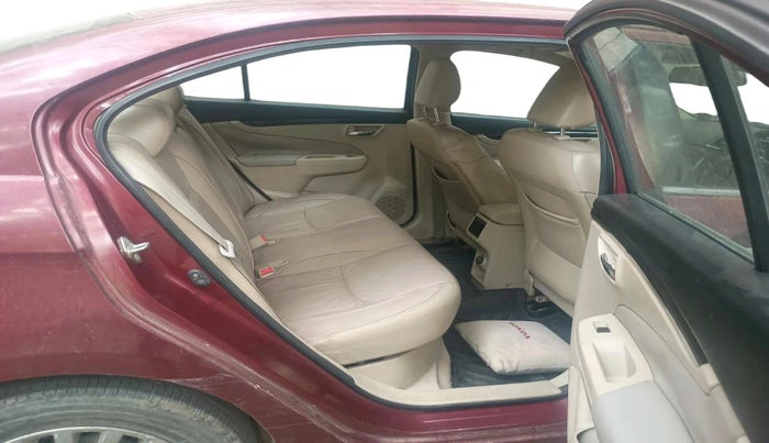 2015 Maruti Ciaz ZXI+, CNG, Manual, 1,12,578 km, interior