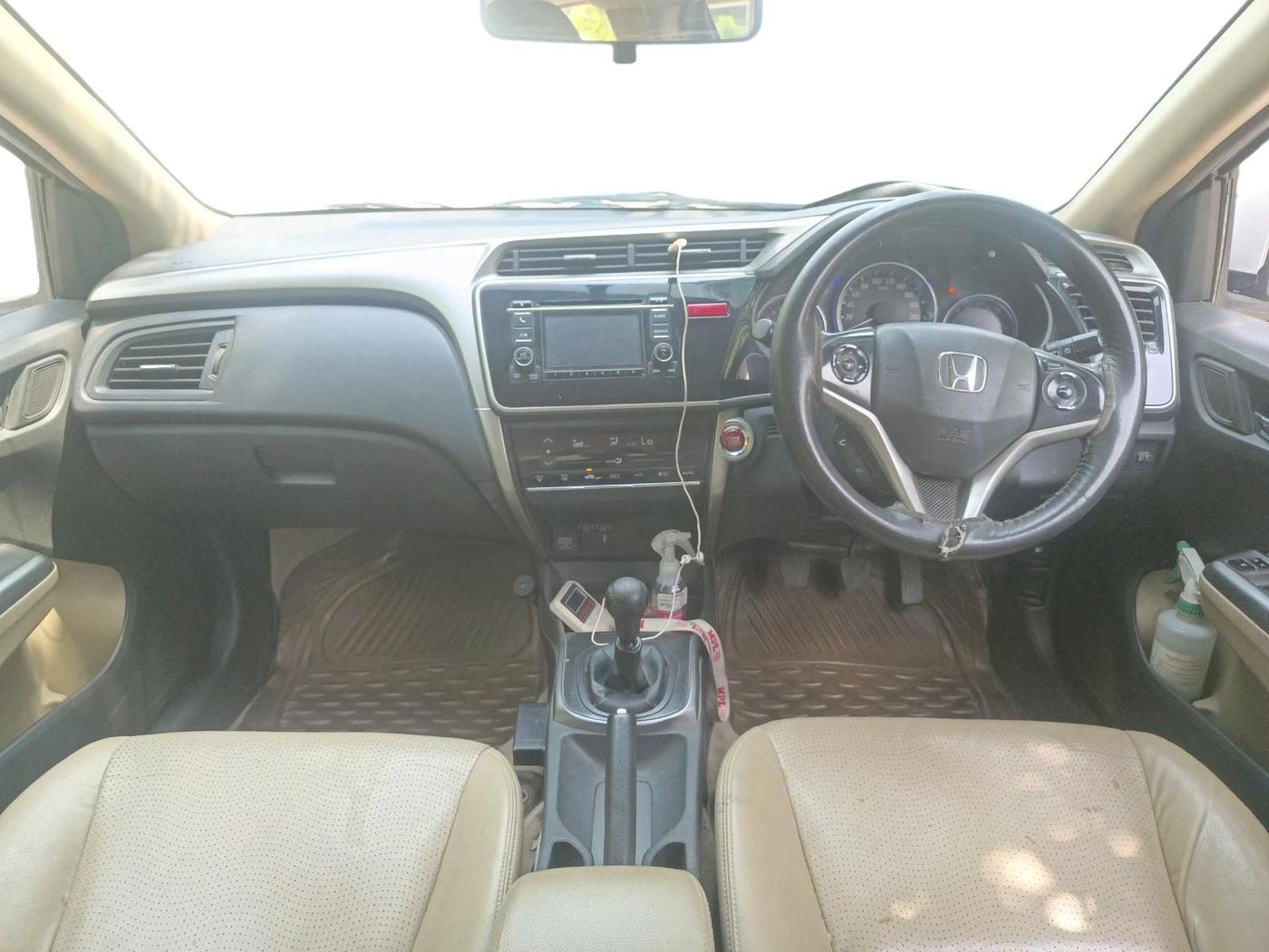 2015 Honda City 1.5L I-VTEC VX, Petrol, Manual, 1,10,483 km, interior