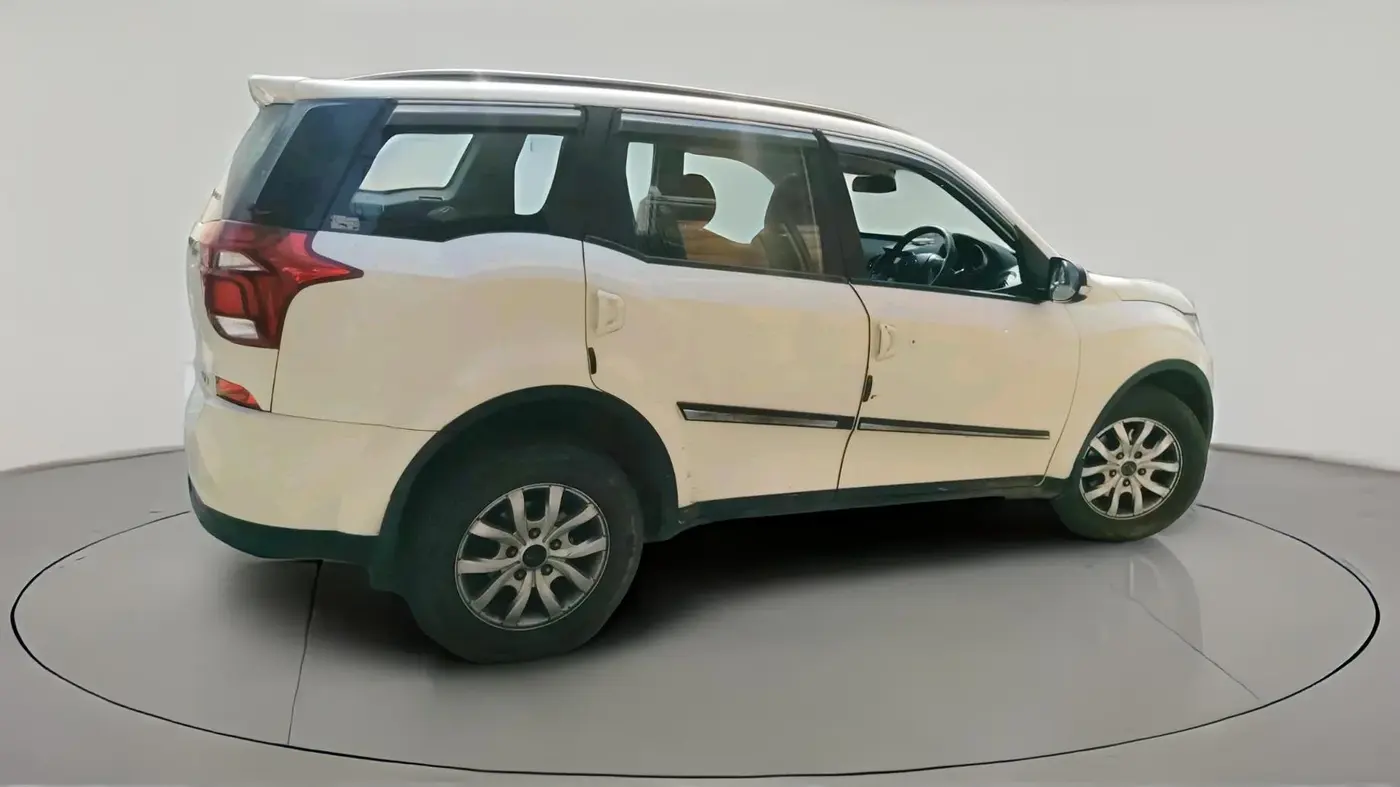 2018 Mahindra XUV500 W9, Diesel, Manual, 1,11,415 km, exterior
