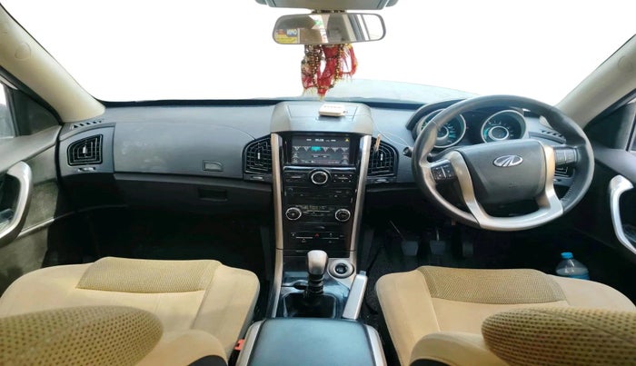 2018 Mahindra XUV500 W9, Diesel, Manual, 1,11,415 km, interior