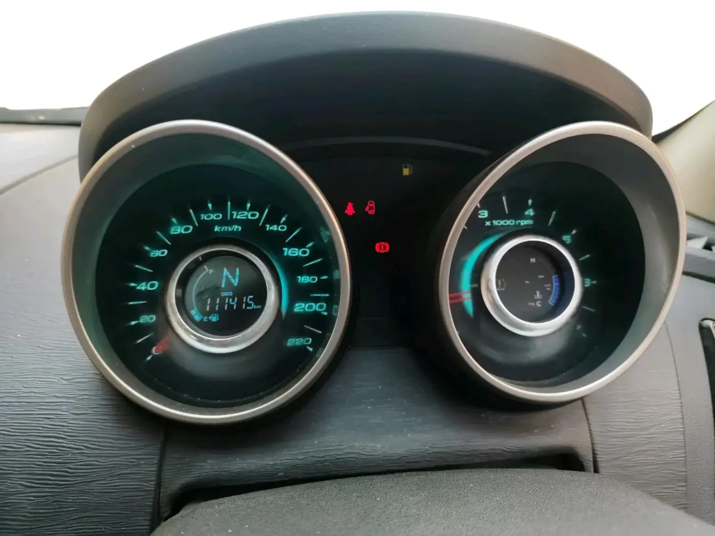 2018 Mahindra XUV500 W9, Diesel, Manual, 1,11,415 km, interior