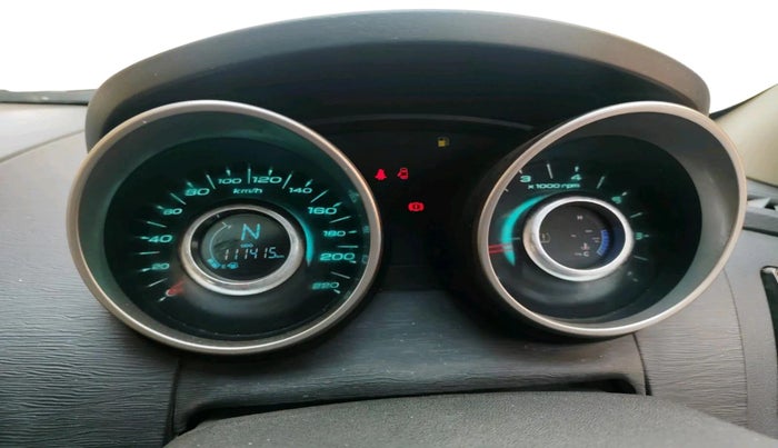 2018 Mahindra XUV500 W9, Diesel, Manual, 1,11,415 km, interior