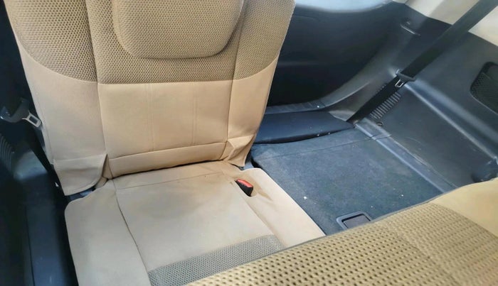 2018 Mahindra XUV500 W9, Diesel, Manual, 1,11,415 km, interior