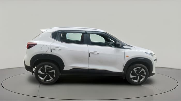 2024 Nissan MAGNITE  XE AMT EZ Shift, Petrol, Automatic, 2,971 km, exterior