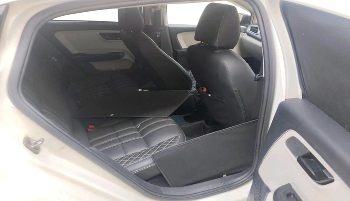 2023 Tata ALTROZ XMA PLUS PETROL, Petrol, Manual, 43,837 km, interior