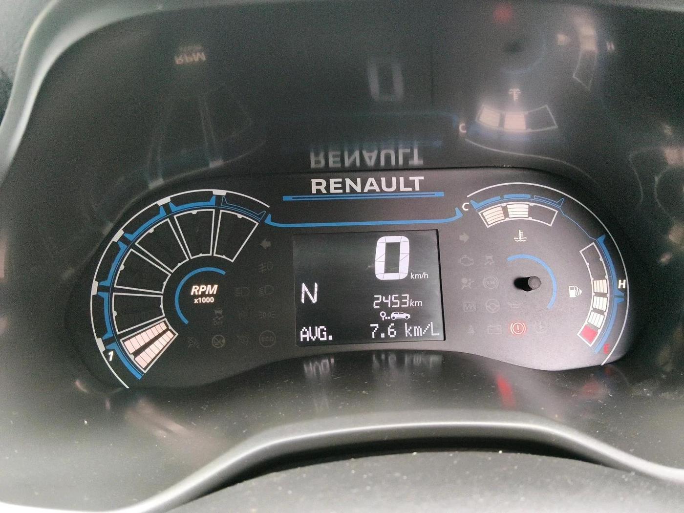 2025 Renault Kiger Evolution AMT, CNG, Automatic, 2,453 km, interior