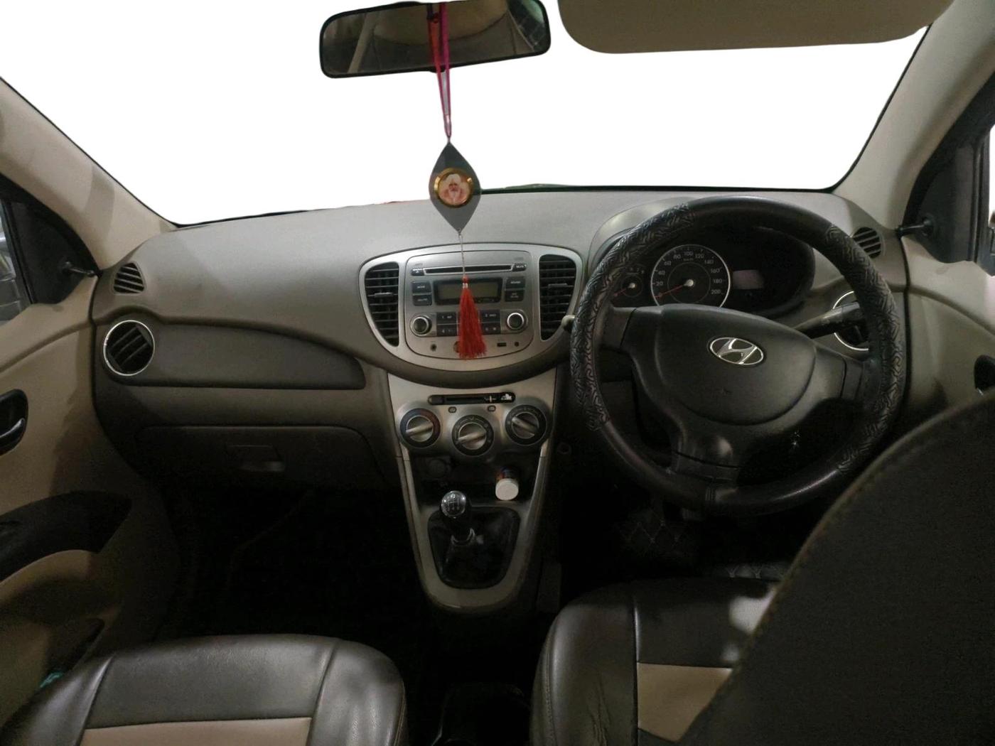 2011 Hyundai i10 MAGNA 1.1, Petrol, Manual, 56,651 km, interior