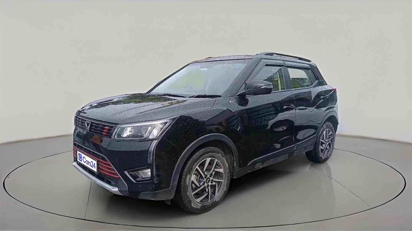 2023 Mahindra XUV300 W8 (O) 1.2 PETROL, Petrol, Manual, 88,295 km, exterior