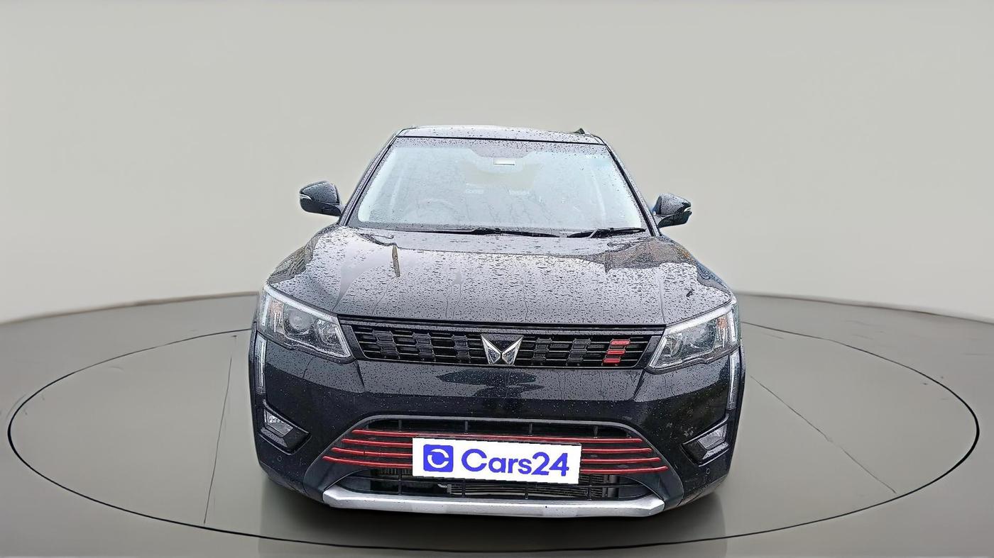 2023 Mahindra XUV300 W8 (O) 1.2 PETROL, Petrol, Manual, 88,295 km, exterior