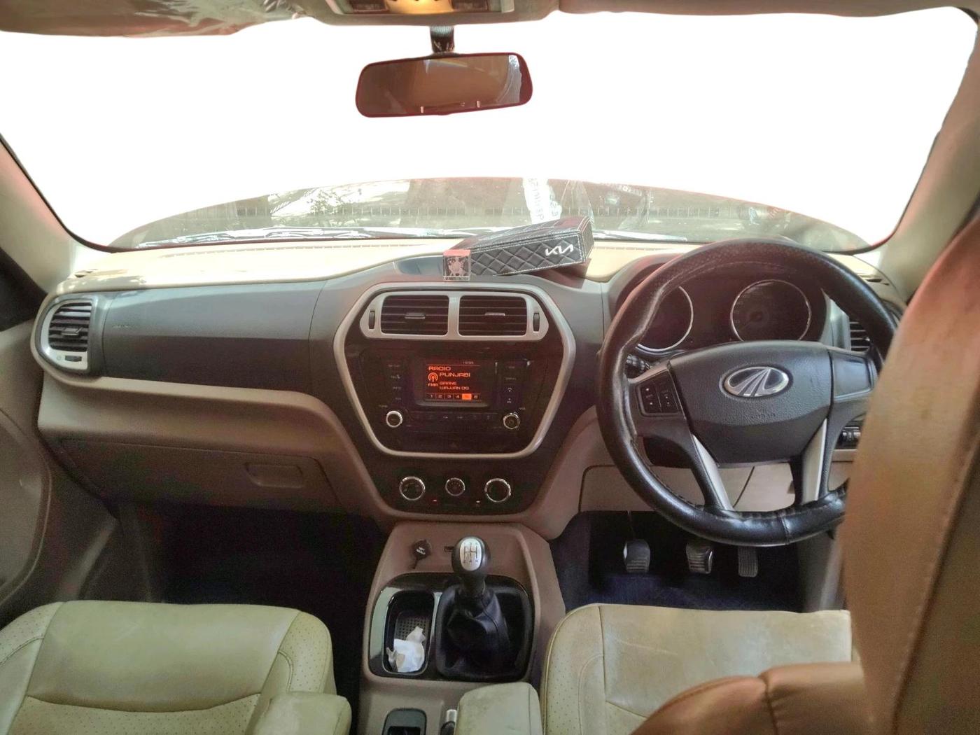 2016 Mahindra TUV300 T8, Diesel, Manual, 1,55,434 km, interior