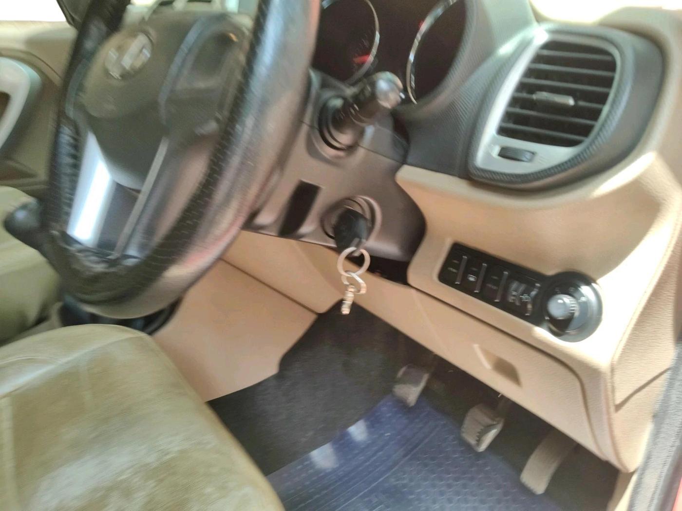 2016 Mahindra TUV300 T8, Diesel, Manual, 1,55,434 km, interior