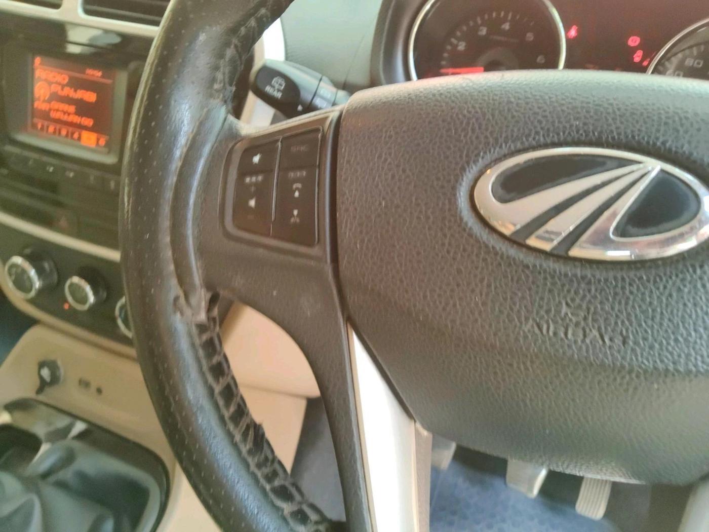 2016 Mahindra TUV300 T8, Diesel, Manual, 1,55,434 km, interior