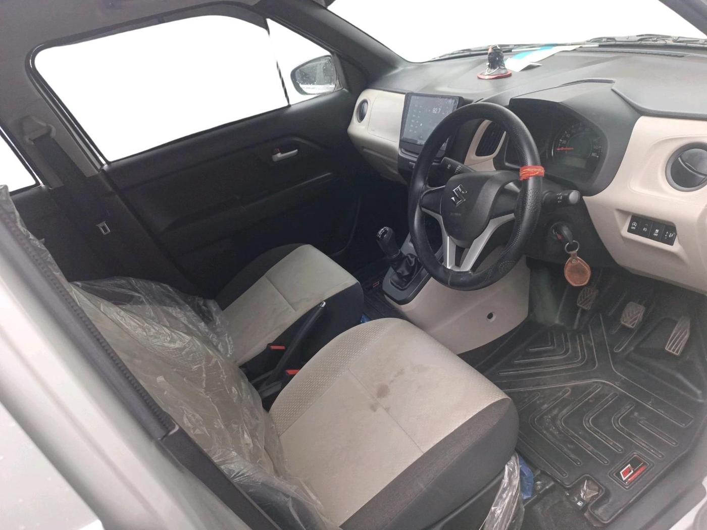 2023 Maruti New Wagon-R VXI 1.0, Petrol, Manual, 6,499 km, interior
