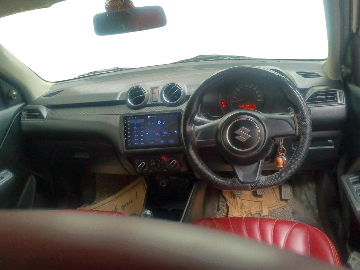 2020 Maruti Swift LXI, Petrol, Manual, 19,052 km, interior