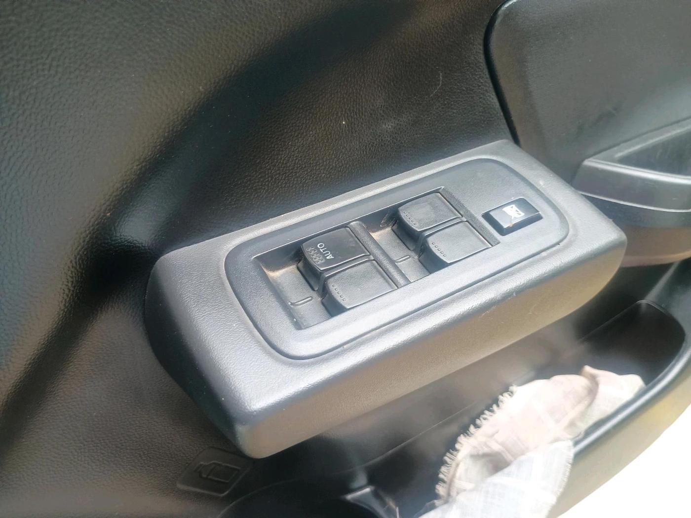 2020 Maruti Swift LXI, Petrol, Manual, 19,052 km, interior
