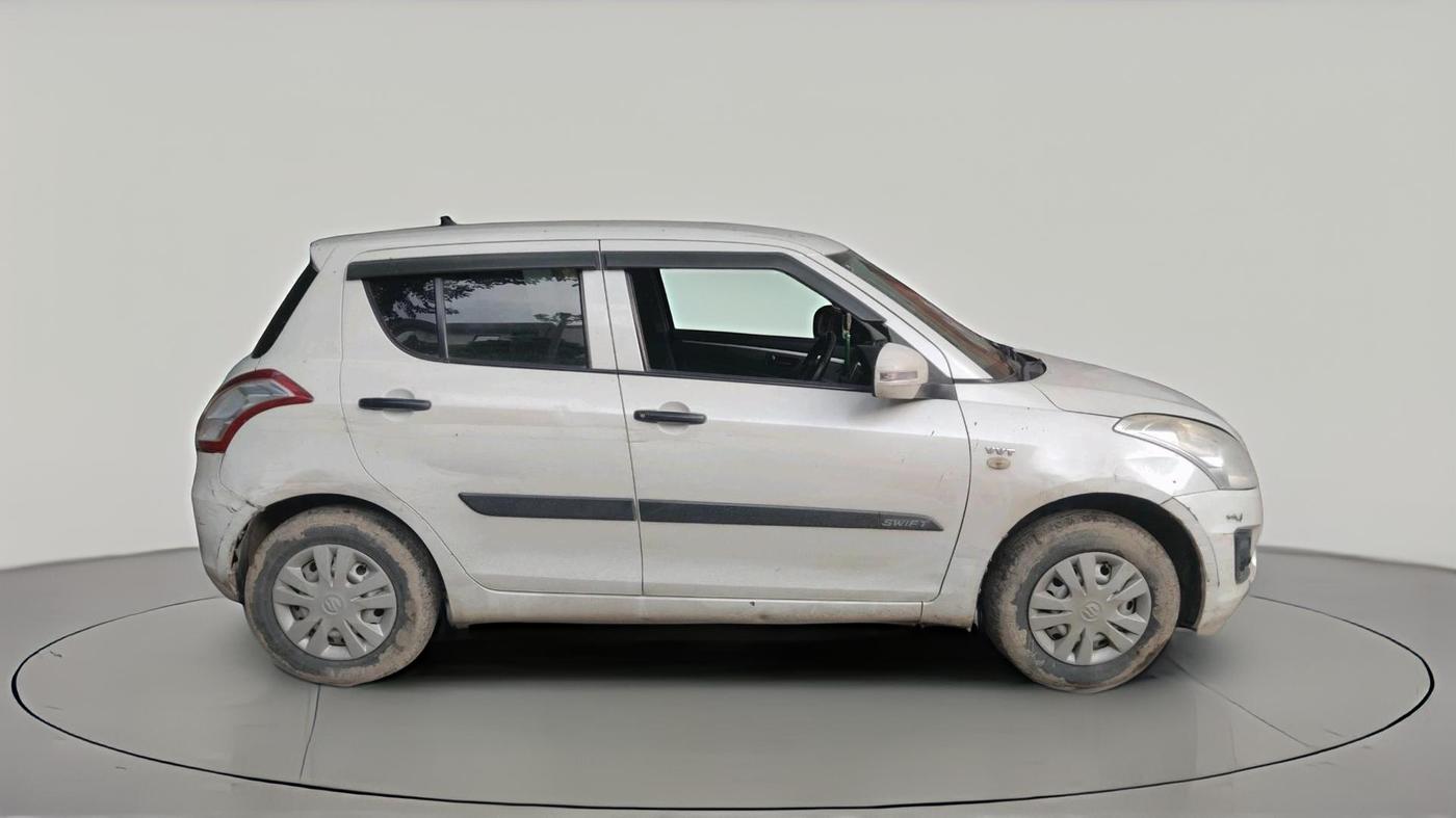 2016 Maruti Swift LXI (O), CNG, Manual, 1,05,276 km, exterior