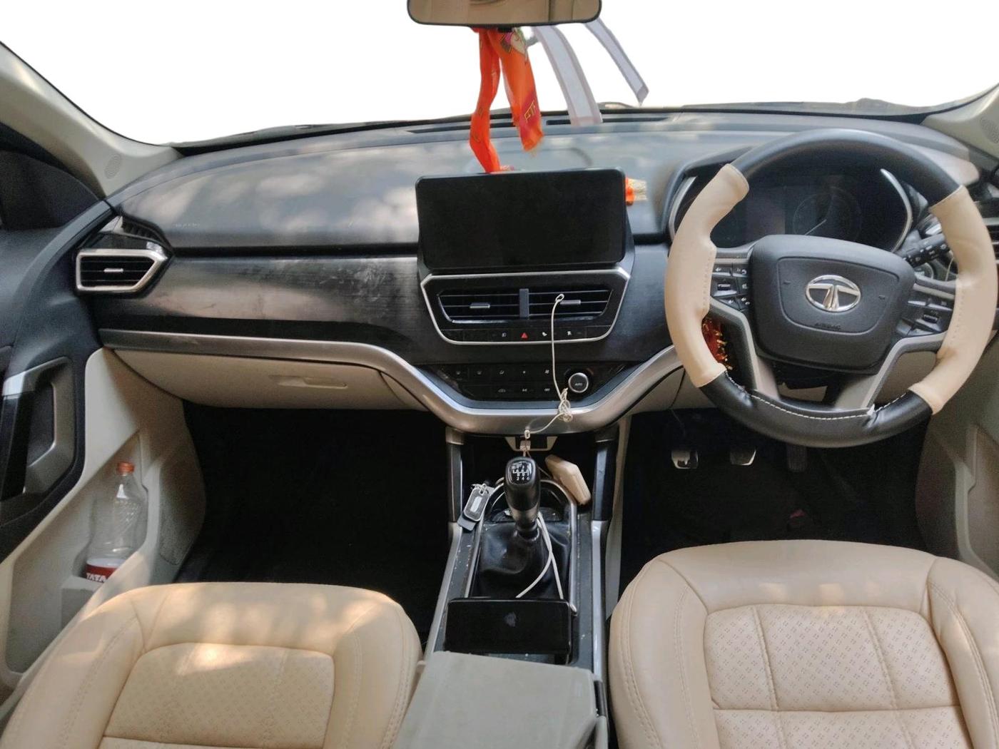 2023 Tata Safari XT PLUS, Diesel, Manual, 50,555 km, interior