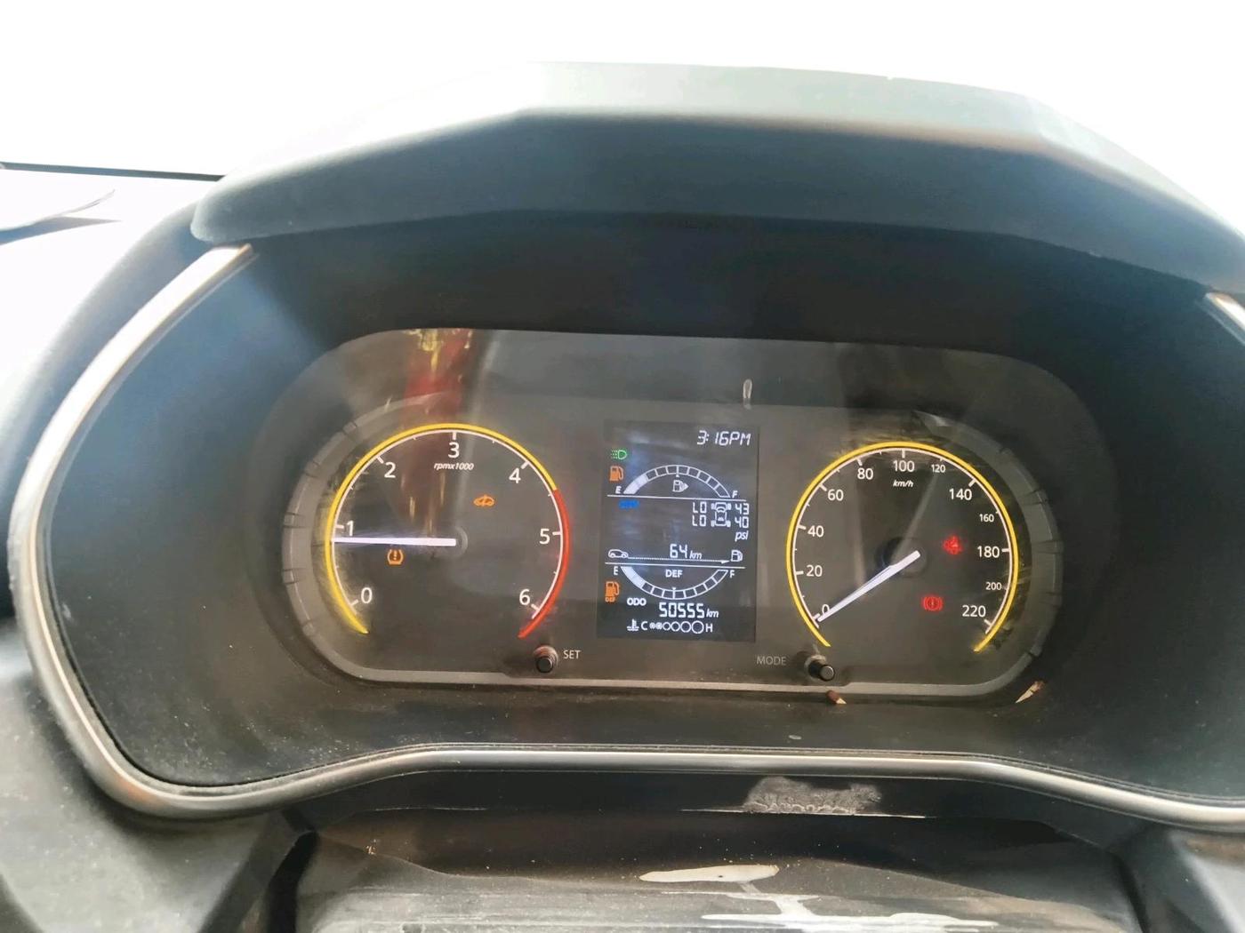 2023 Tata Safari XT PLUS, Diesel, Manual, 50,555 km, interior