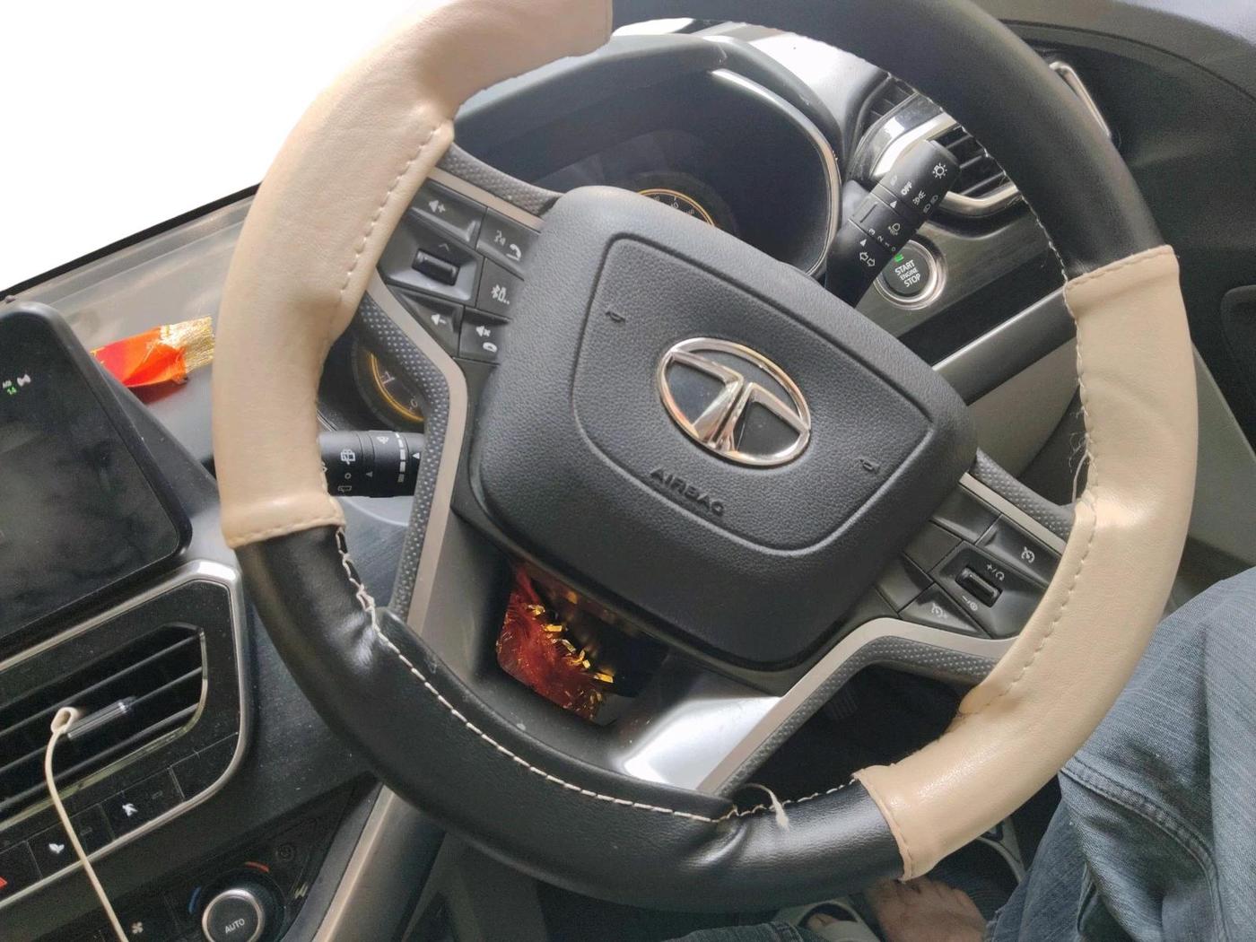 2023 Tata Safari XT PLUS, Diesel, Manual, 50,555 km, interior