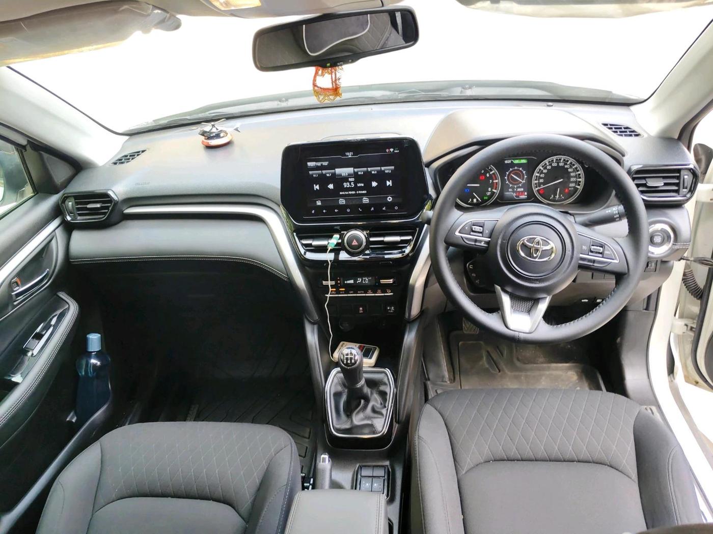 2026 Toyota URBAN CRUISER HYRYDER  G NEO DRIVE E-CNG , CNG, Manual, 1,456 km, interior