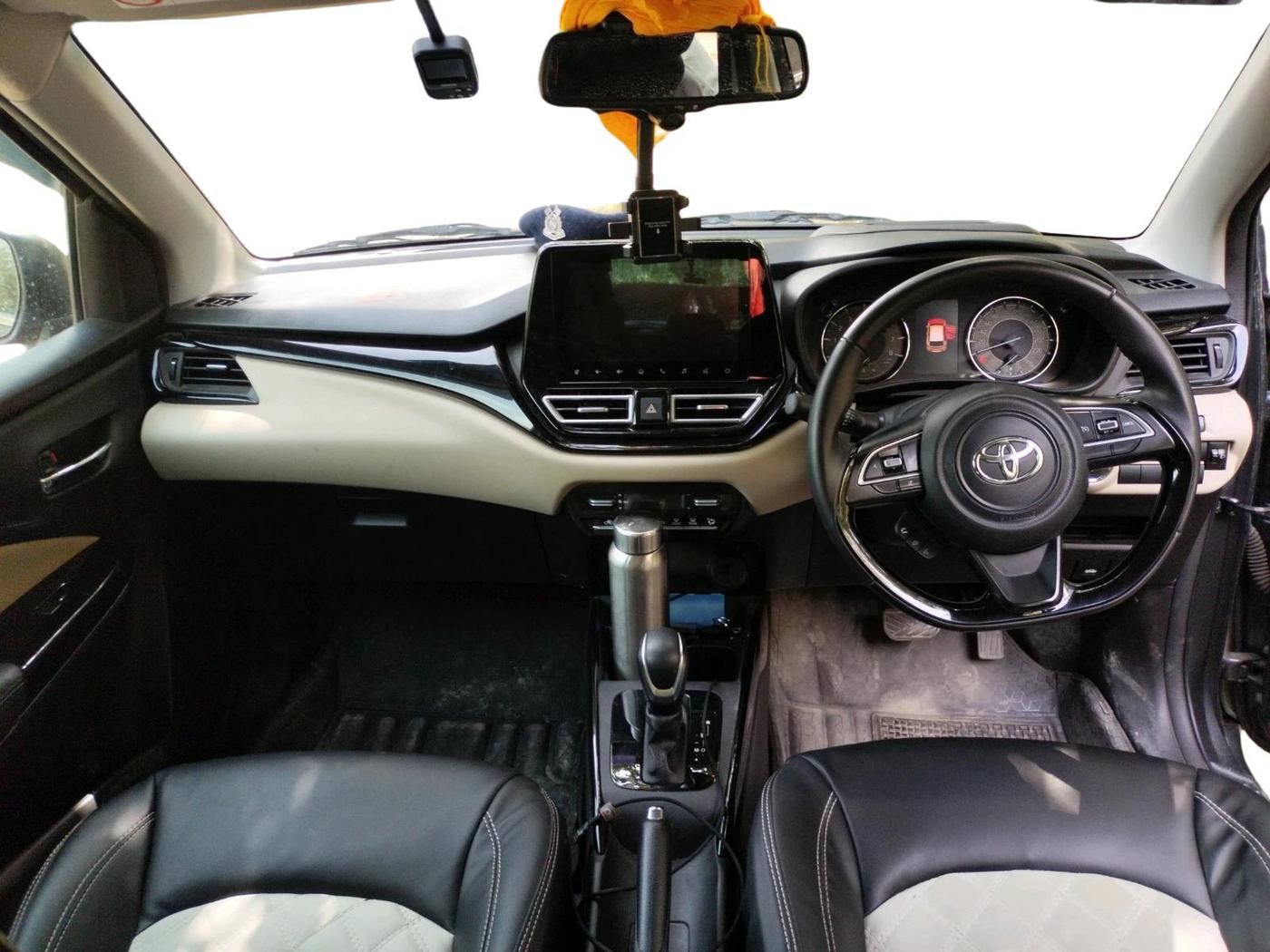 2025 Toyota Glanza V AMT, Petrol, Automatic, 12,379 km, interior
