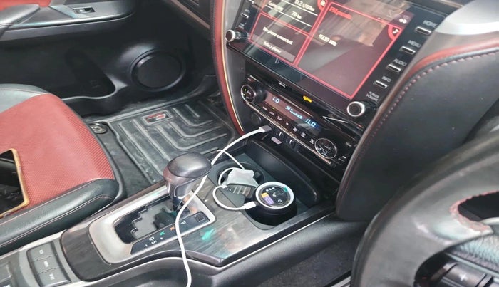 2022 Toyota Fortuner 4X2 AT 2.8 LEGENDER, Diesel, Automatic, 53,196 km, interior