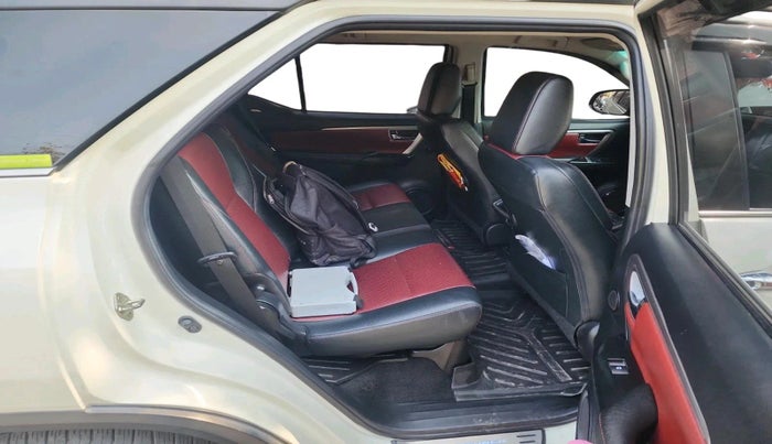 2022 Toyota Fortuner 4X2 AT 2.8 LEGENDER, Diesel, Automatic, 53,196 km, interior