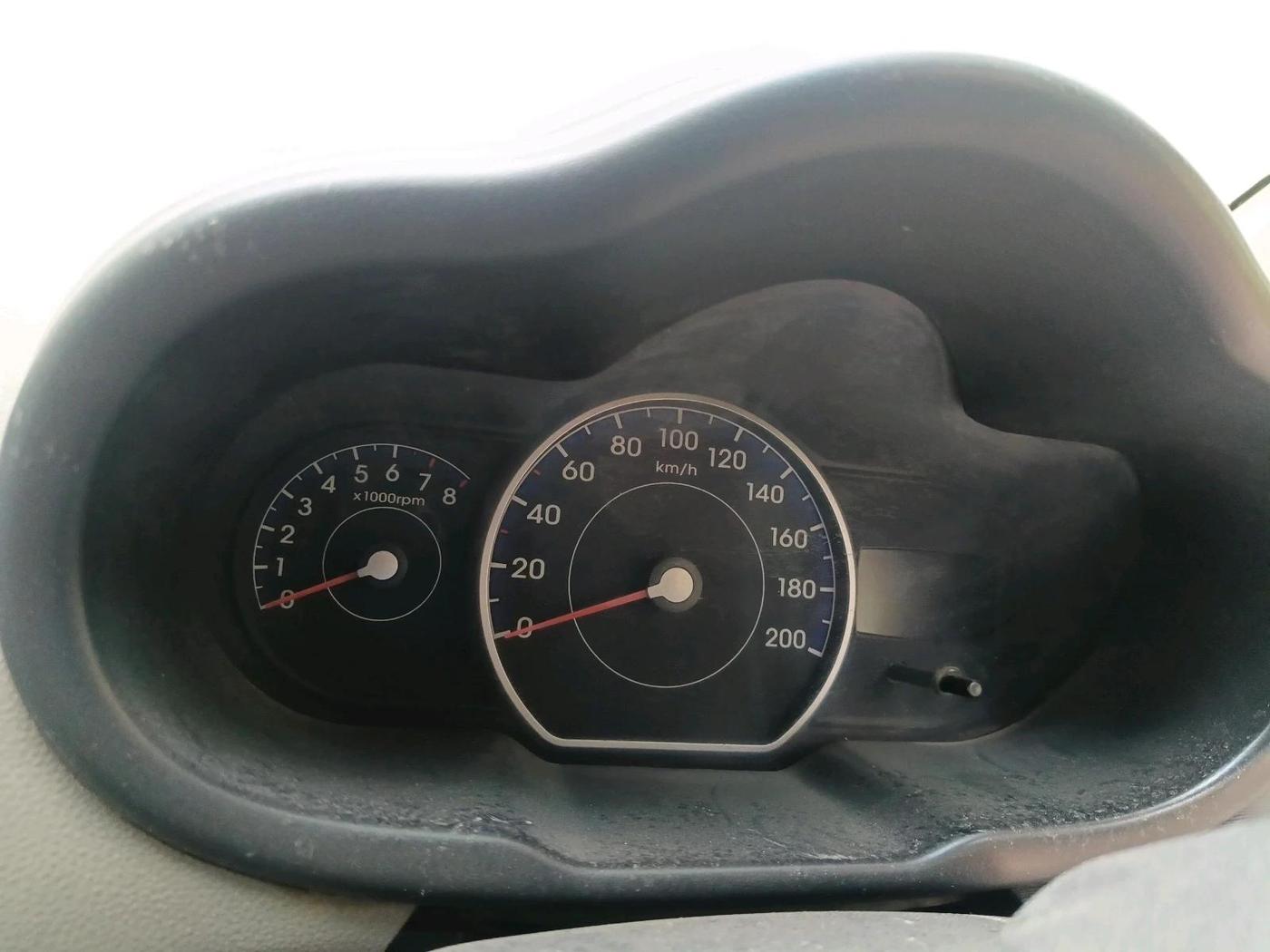 2011 Hyundai i10 MAGNA 1.2, Petrol, Manual, 1,85,000 km, interior