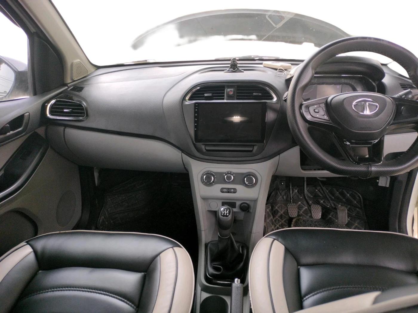 2023 Tata Tiago XT (O) PETROL, Petrol, Manual, 17,180 km, interior