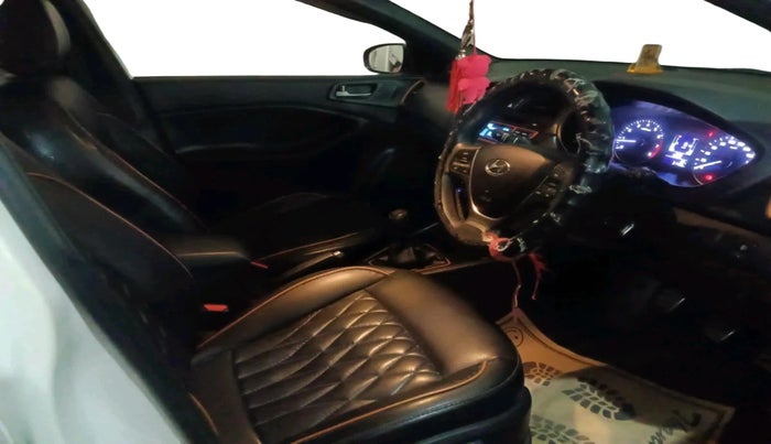 2017 Hyundai i20 Active 1.2 S, Petrol, Manual, 31,453 km, interior