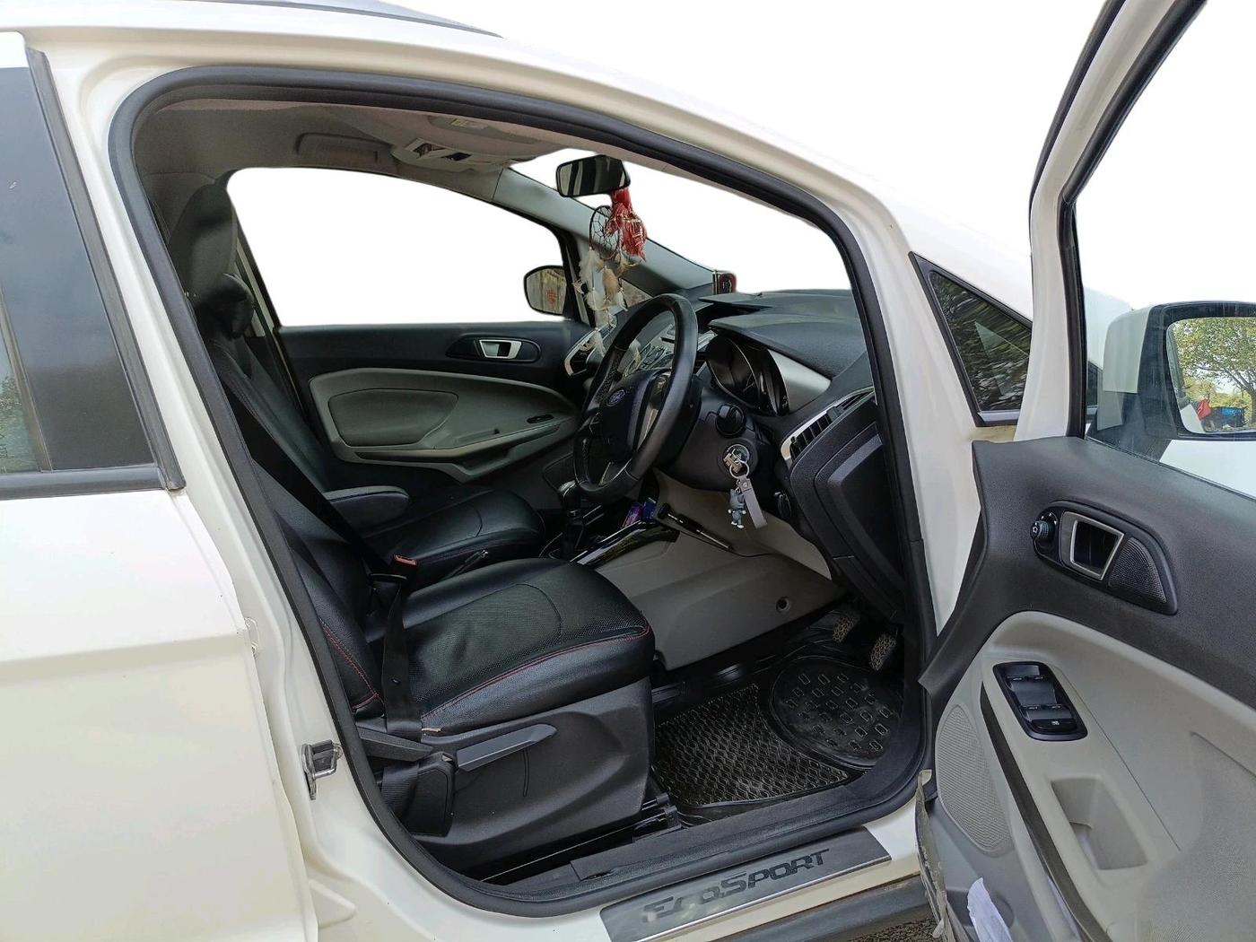 2015 Ford Ecosport TITANIUM 1.0L ECOBOOST, Petrol, Manual, 40,501 km, interior