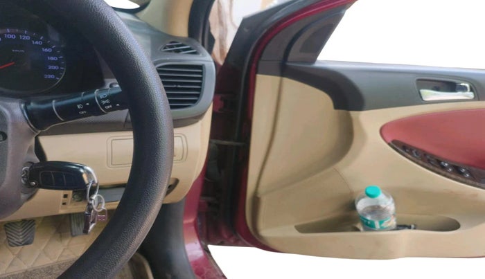 2014 Hyundai Verna FLUIDIC 1.6 VTVT SX, Petrol, Manual, 84,346 km, interior