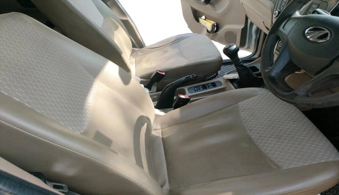 2017 Mahindra TUV300 T6, Diesel, Manual, 23,262 km, interior