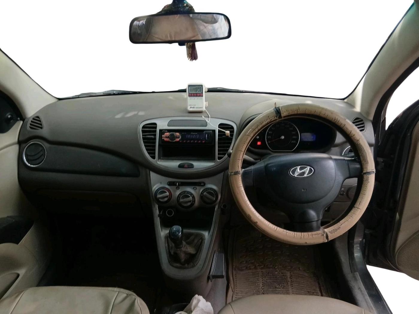 2011 Hyundai i10 MAGNA 1.2, Petrol, Manual, 72,918 km, interior