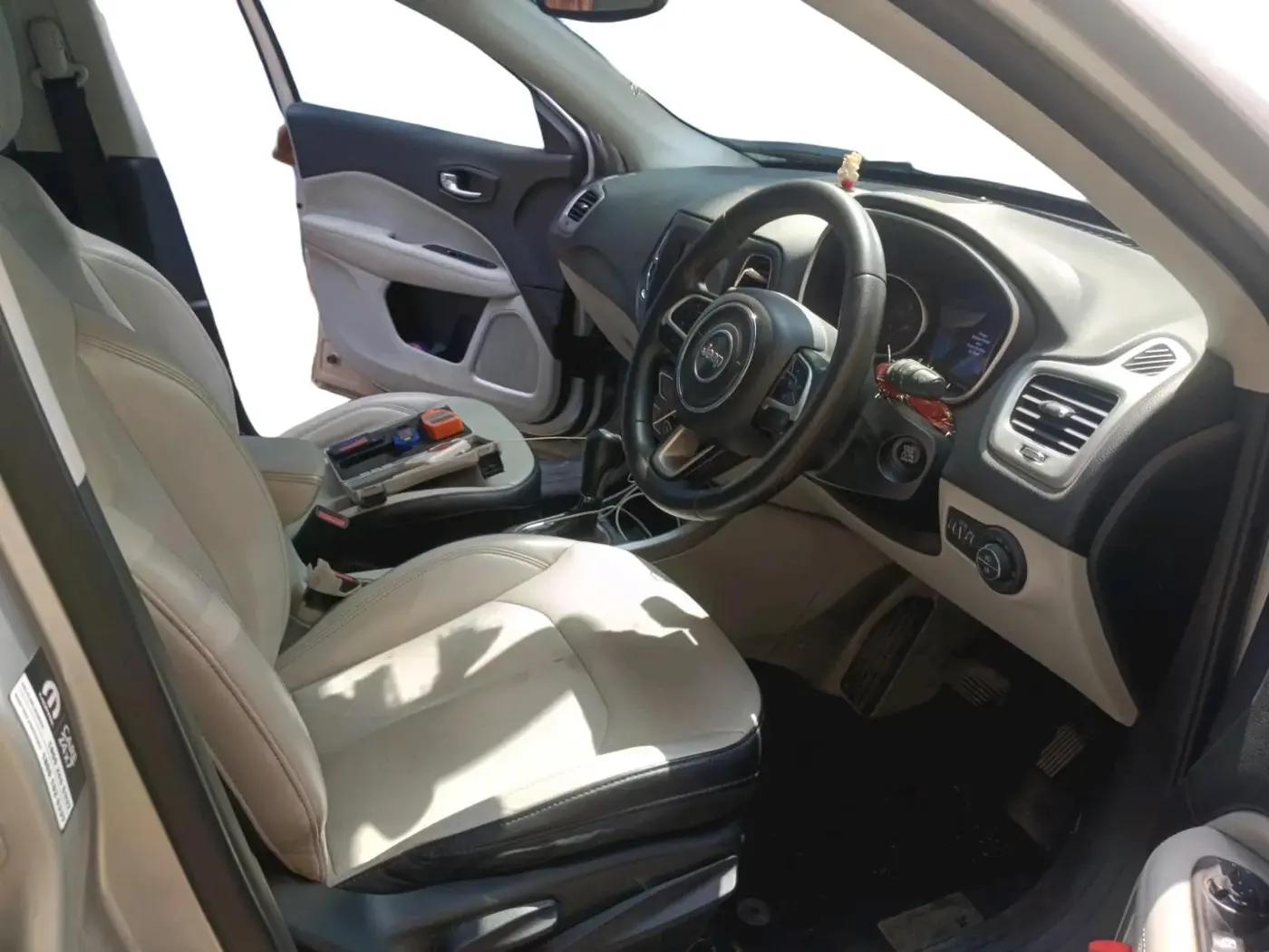 2020 Jeep Compass LONGITUDE PLUS 1.4 PETROL AT, Petrol, Automatic, 1,16,562 km, interior