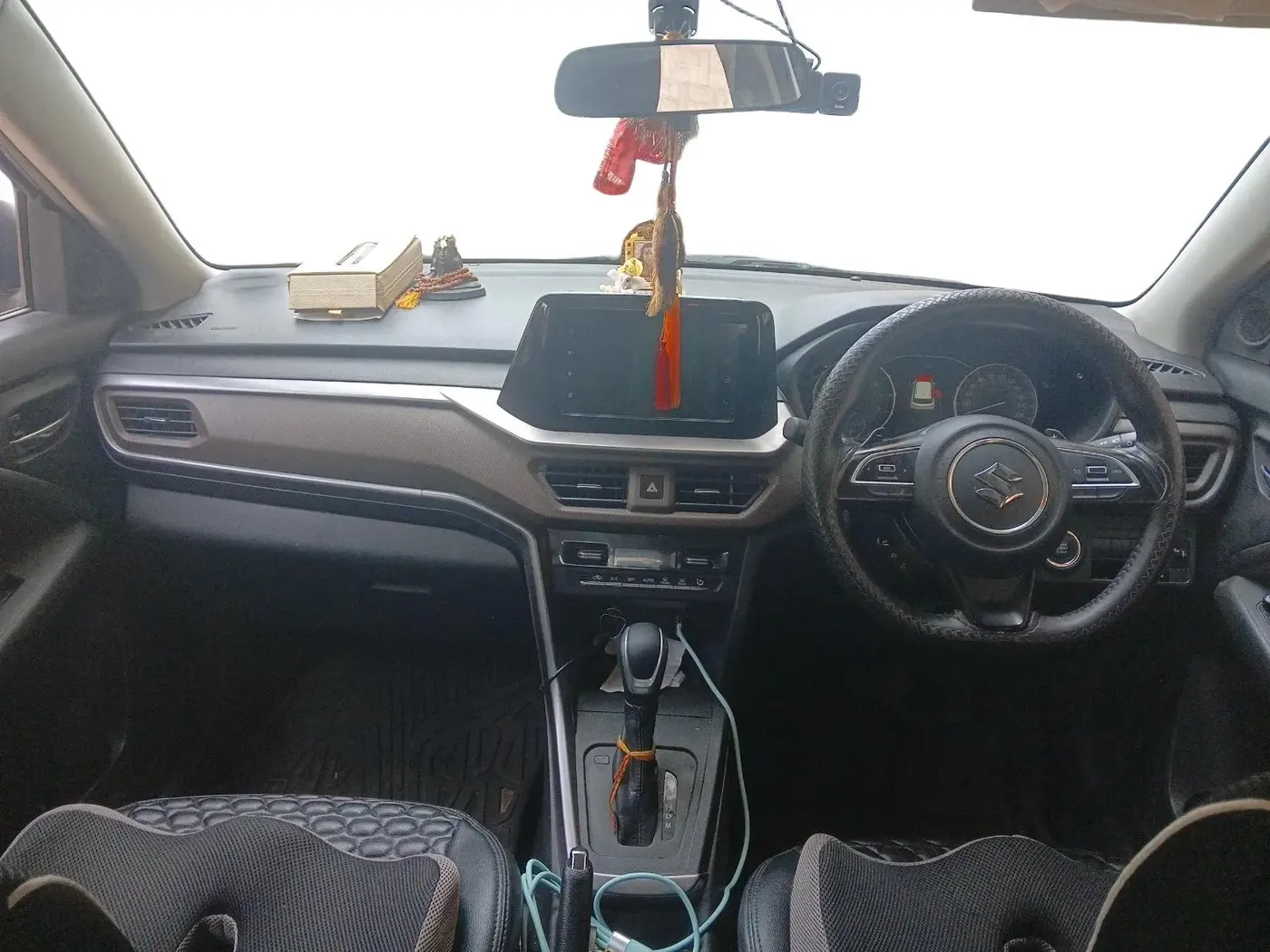 2024 Maruti BREZZA ZXI AT SMART HYBRID, Petrol, Automatic, 38,511 km, interior