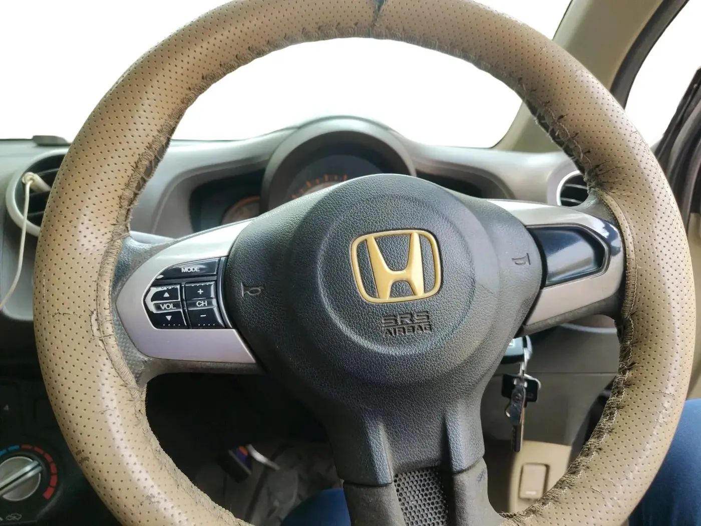 2012 Honda Brio S(O) MT, Petrol, Manual, 1,24,834 km, interior