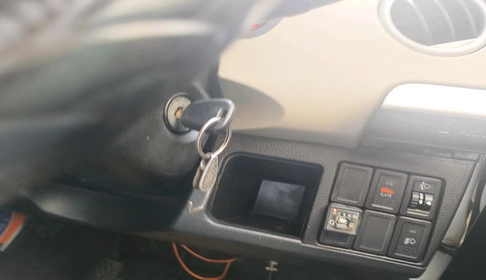 2015 Maruti Wagon R 1.0 VXI, CNG, Manual, 70,542 km, interior