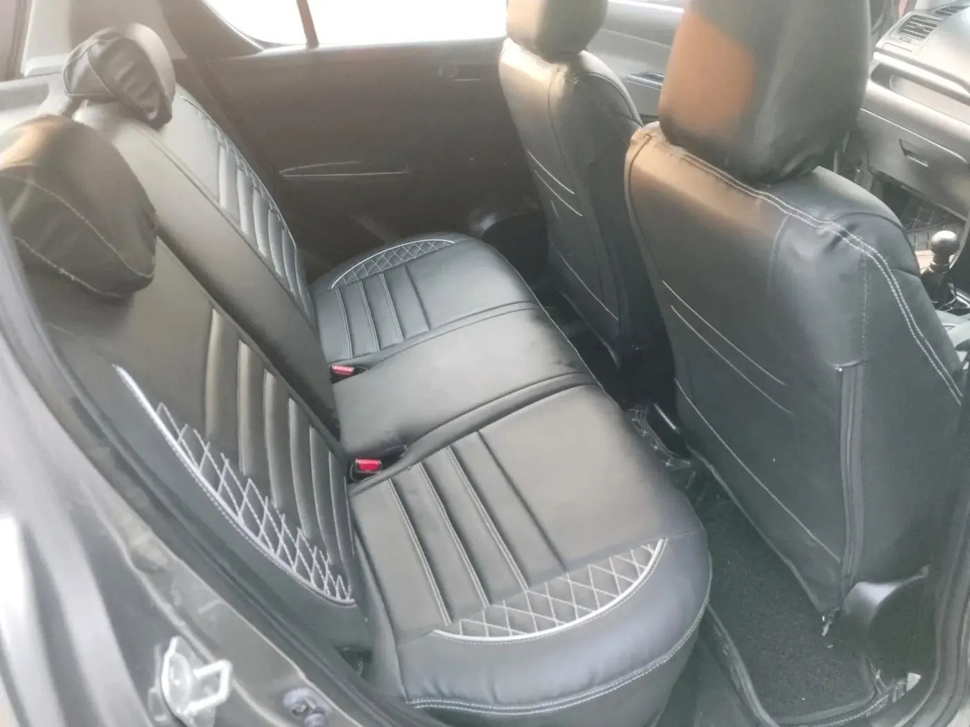 2015 Maruti Swift LXI (O), Petrol, Manual, 38,709 km, interior