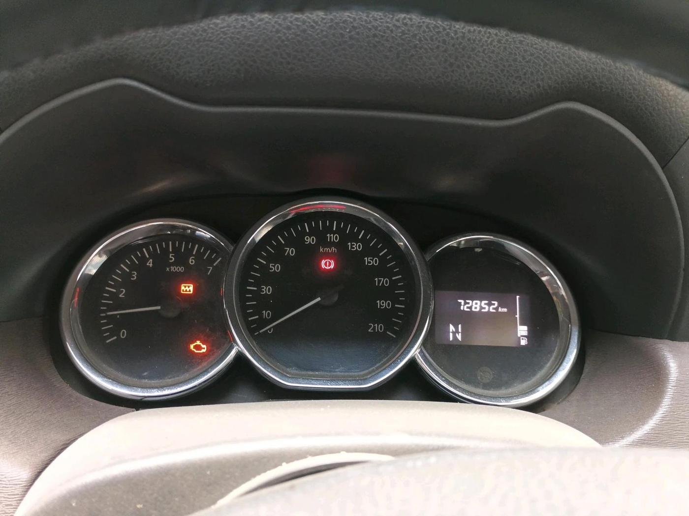 2017 Nissan Terrano XV D PREMIUM AMT, Diesel, Automatic, 72,852 km, interior