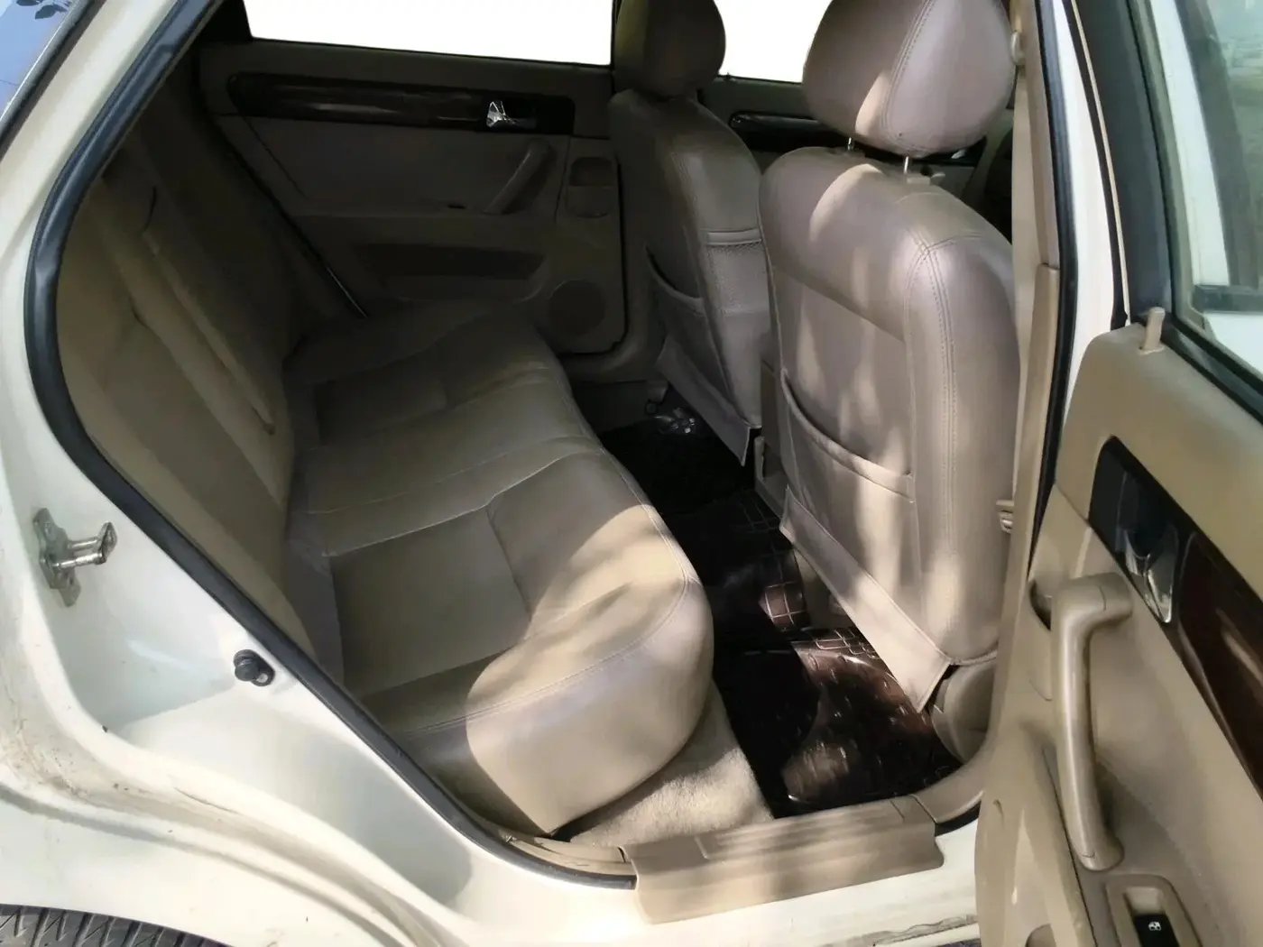 2012 Chevrolet Optra Magnum LT 1.6, Petrol, Manual, 99,605 km, interior