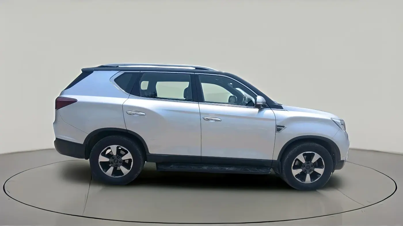 2019 Mahindra ALTURAS G4 4WD AT, Diesel, Automatic, 56,155 km, exterior