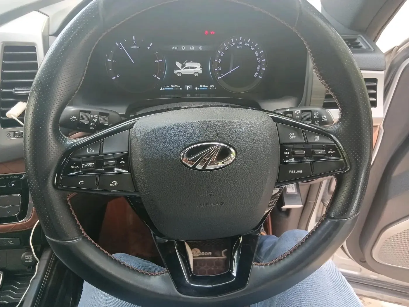 2019 Mahindra ALTURAS G4 4WD AT, Diesel, Automatic, 56,155 km, interior
