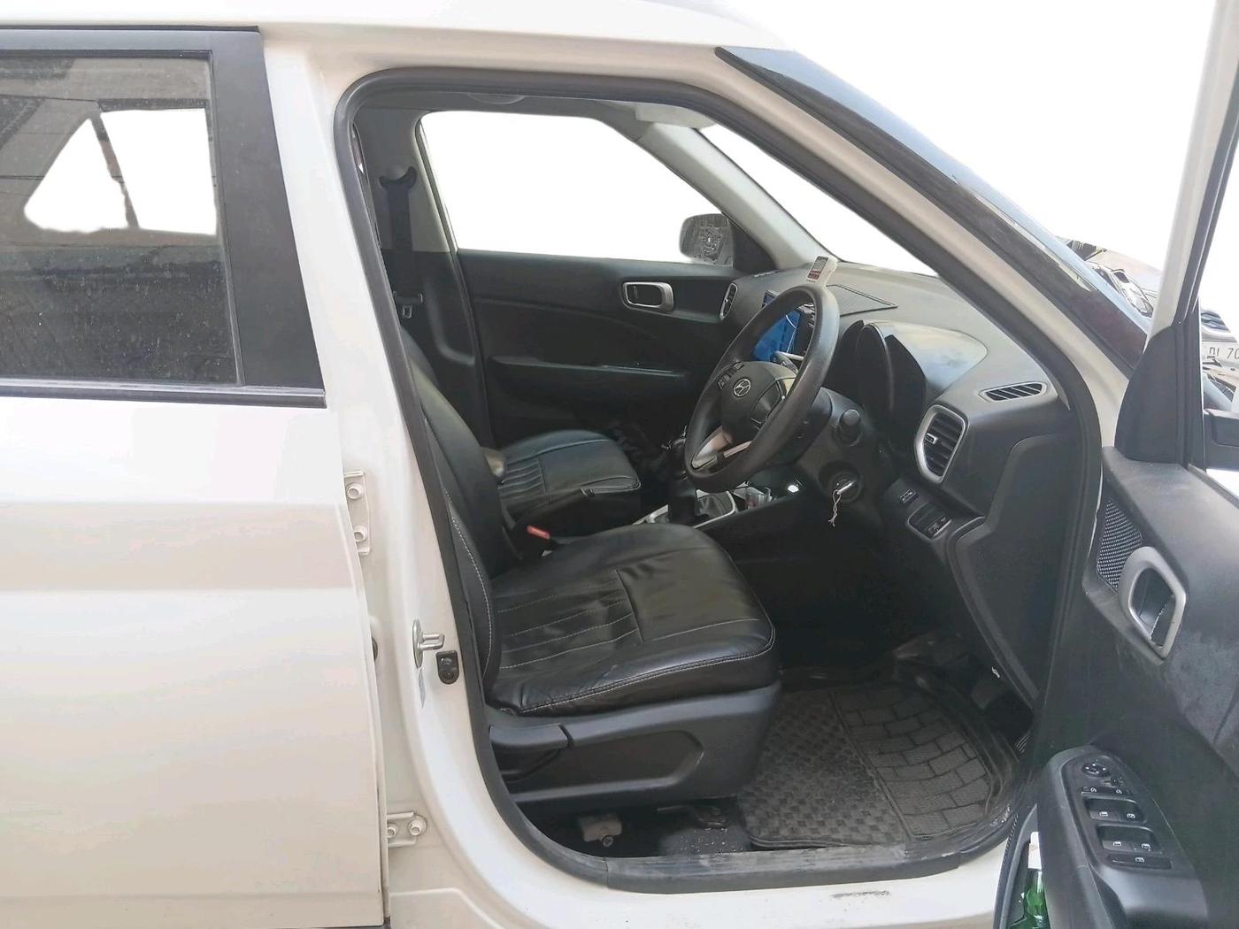 2020 Hyundai VENUE S 1.2, CNG, Manual, 77,848 km, interior
