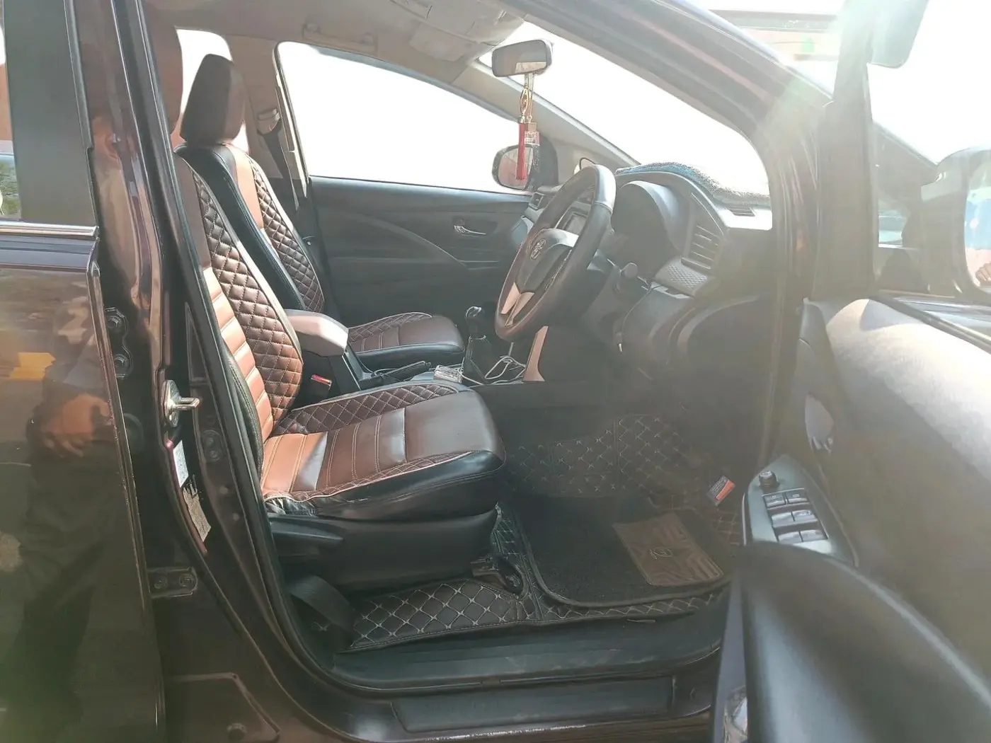 2017 Toyota Innova Crysta 2.4 GX 7 STR, Diesel, Manual, 1,46,603 km, interior