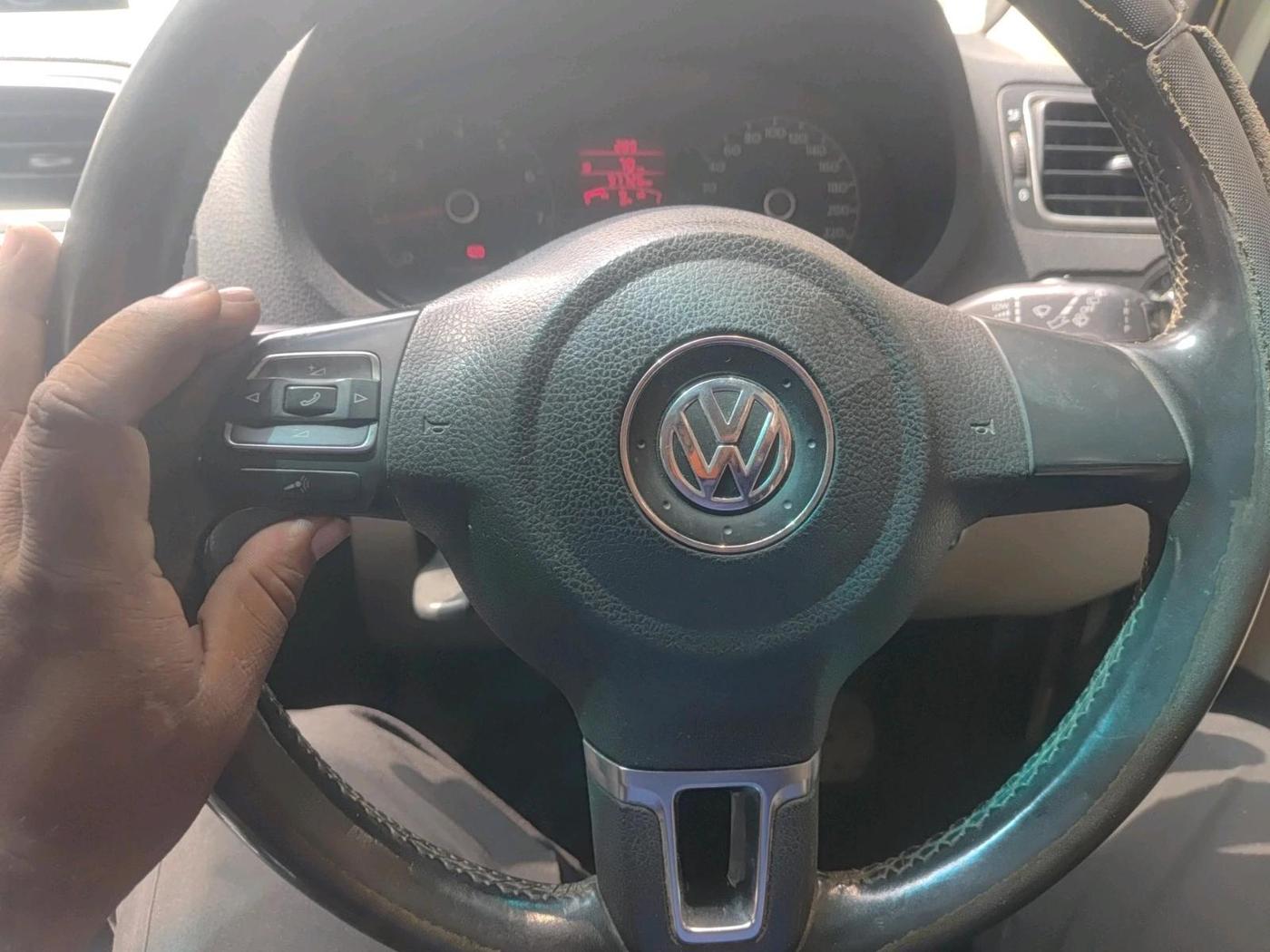 2013 Volkswagen Polo HIGHLINE1.2L, Petrol, Manual, 97,726 km, interior