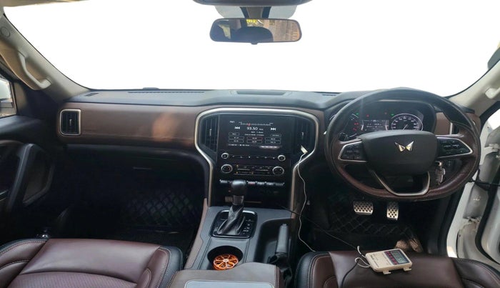 2022 Mahindra SCORPIO-N Z4 PETROL AT 7 STR, Petrol, Automatic, 33,135 km, interior
